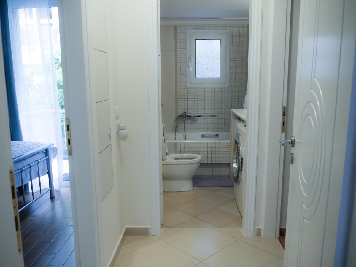 Garden Apartment Next To The Mall -Private Parking Афины Экстерьер фото