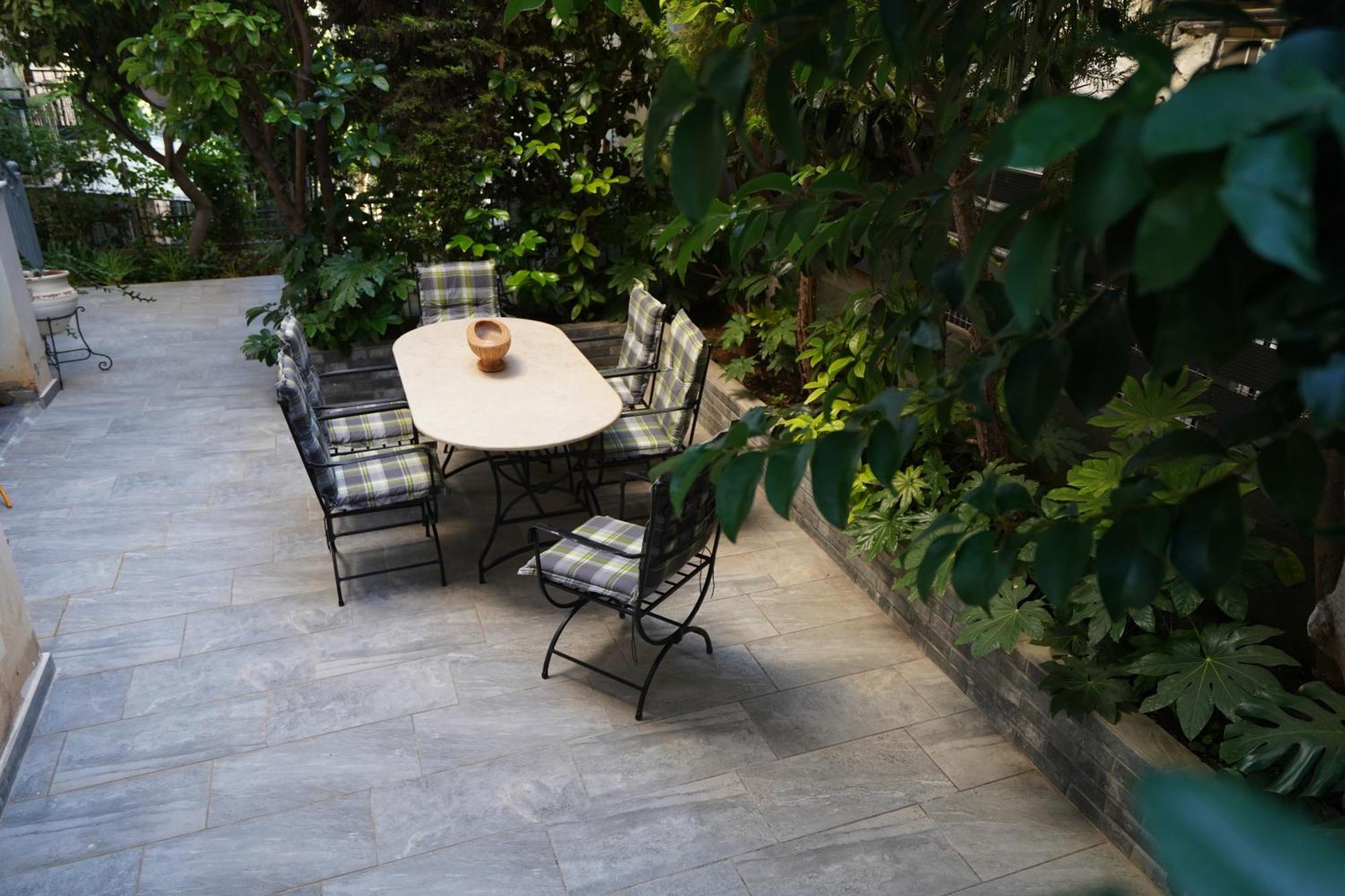 Garden Apartment Next To The Mall -Private Parking Афины Экстерьер фото
