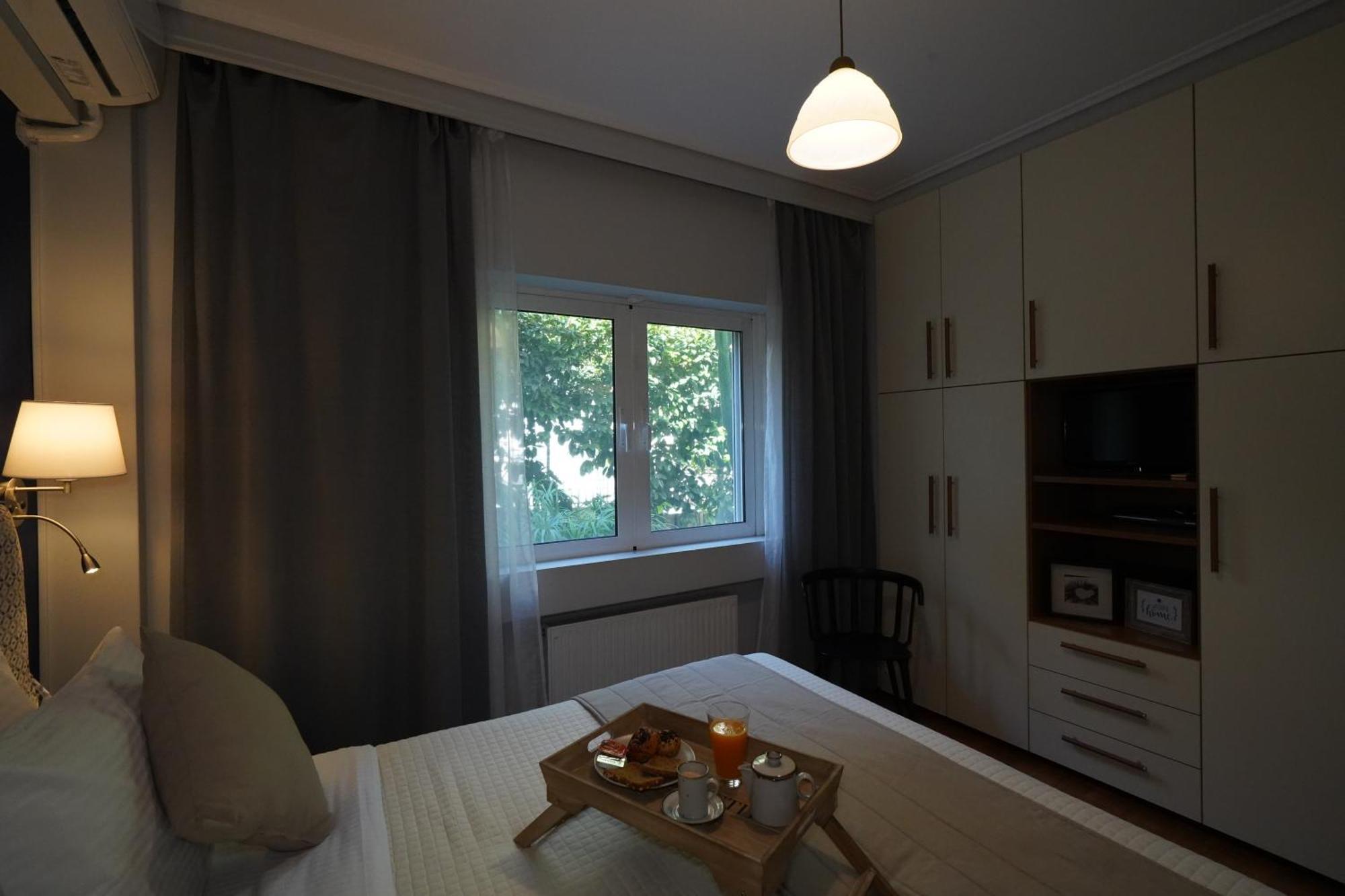 Garden Apartment Next To The Mall -Private Parking Афины Экстерьер фото