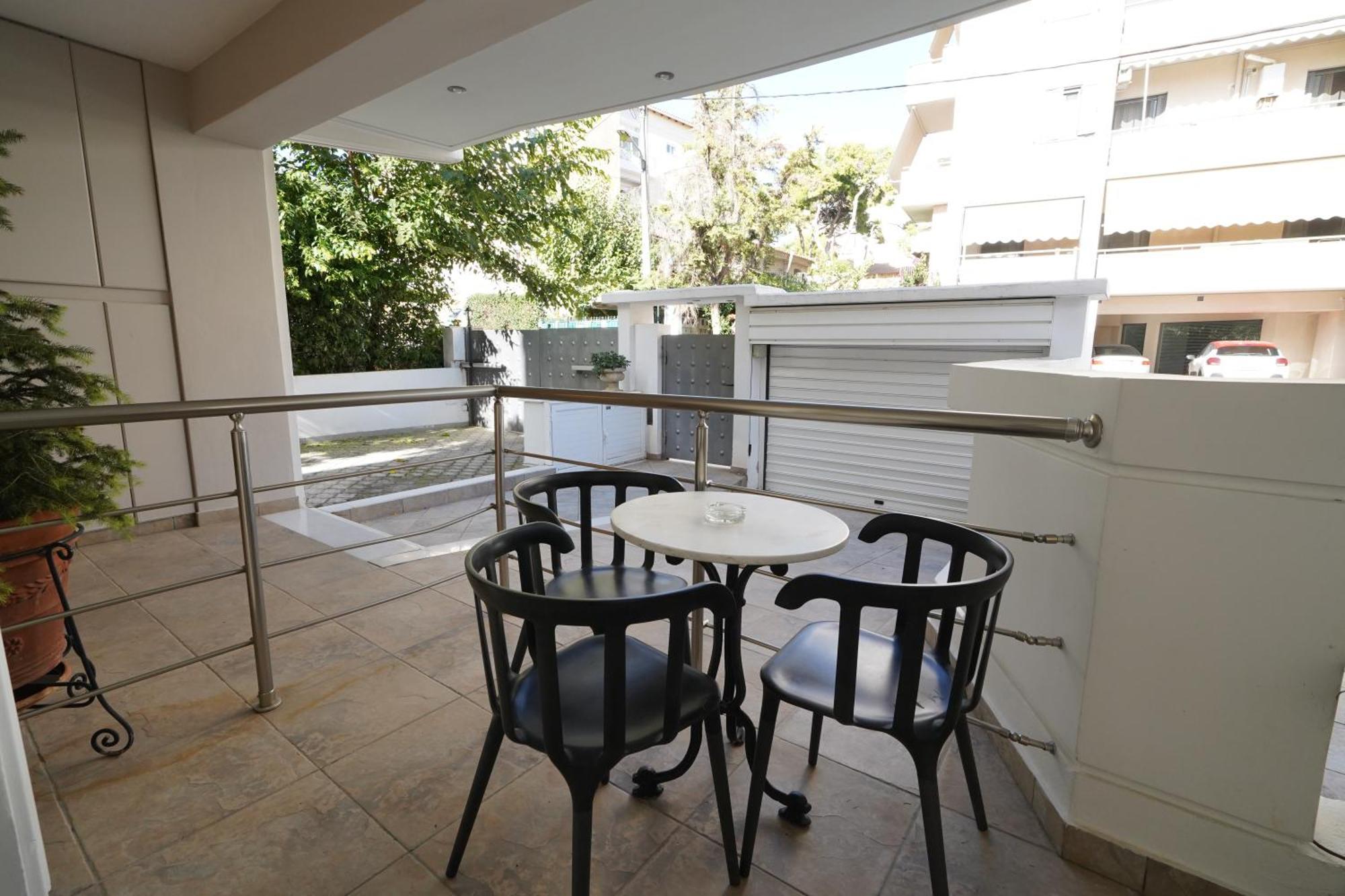 Garden Apartment Next To The Mall -Private Parking Афины Экстерьер фото