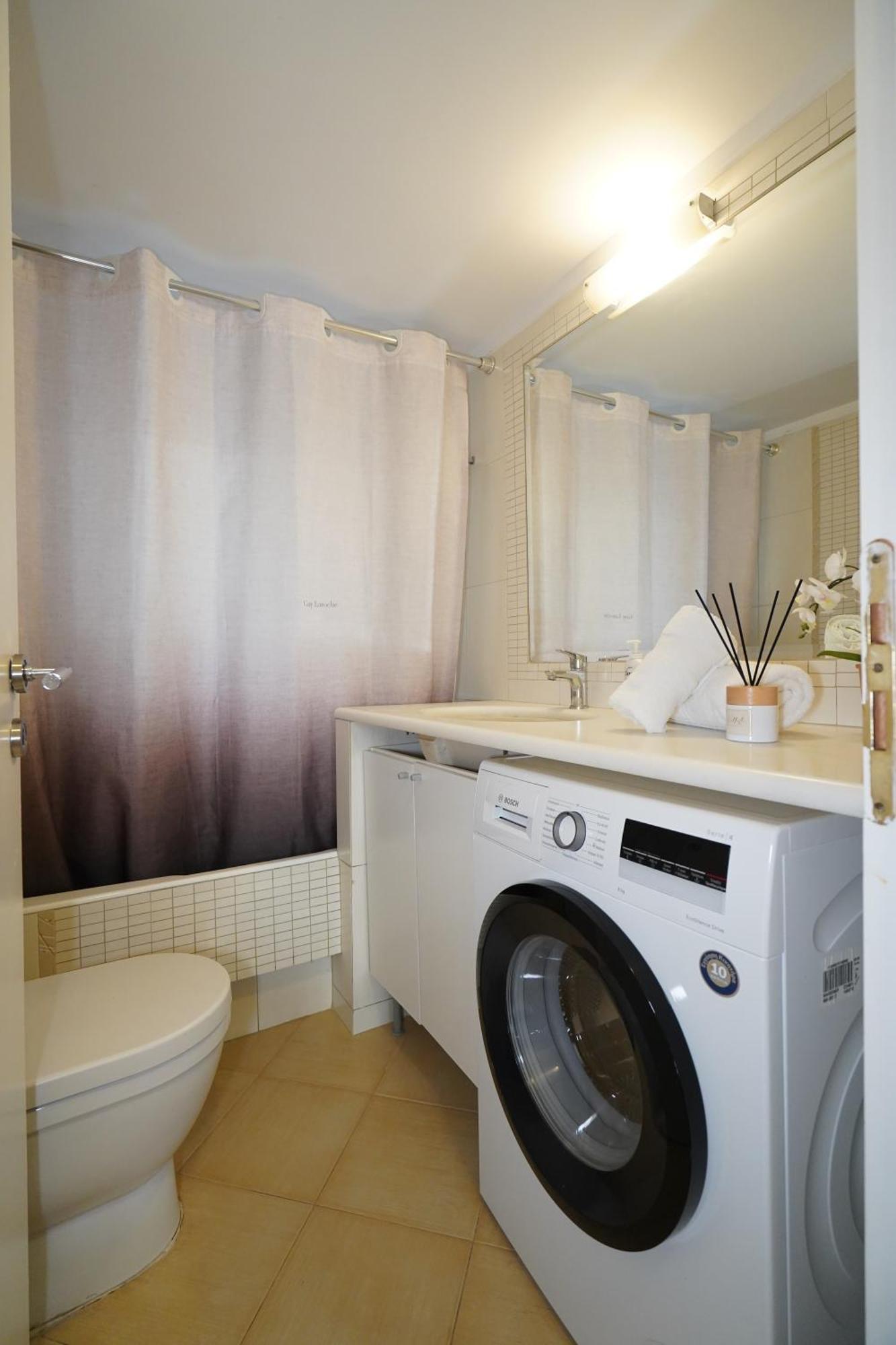 Garden Apartment Next To The Mall -Private Parking Афины Экстерьер фото