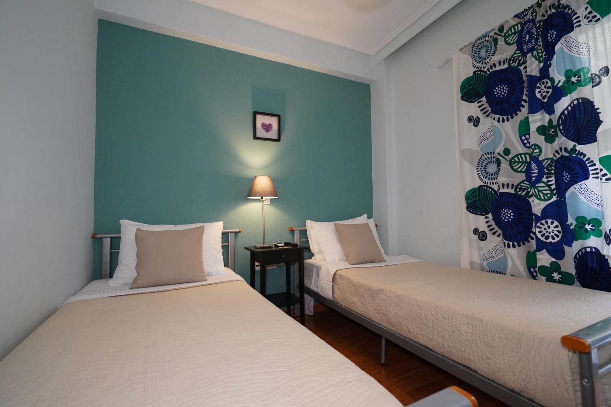 Garden Apartment Next To The Mall -Private Parking Афины Экстерьер фото