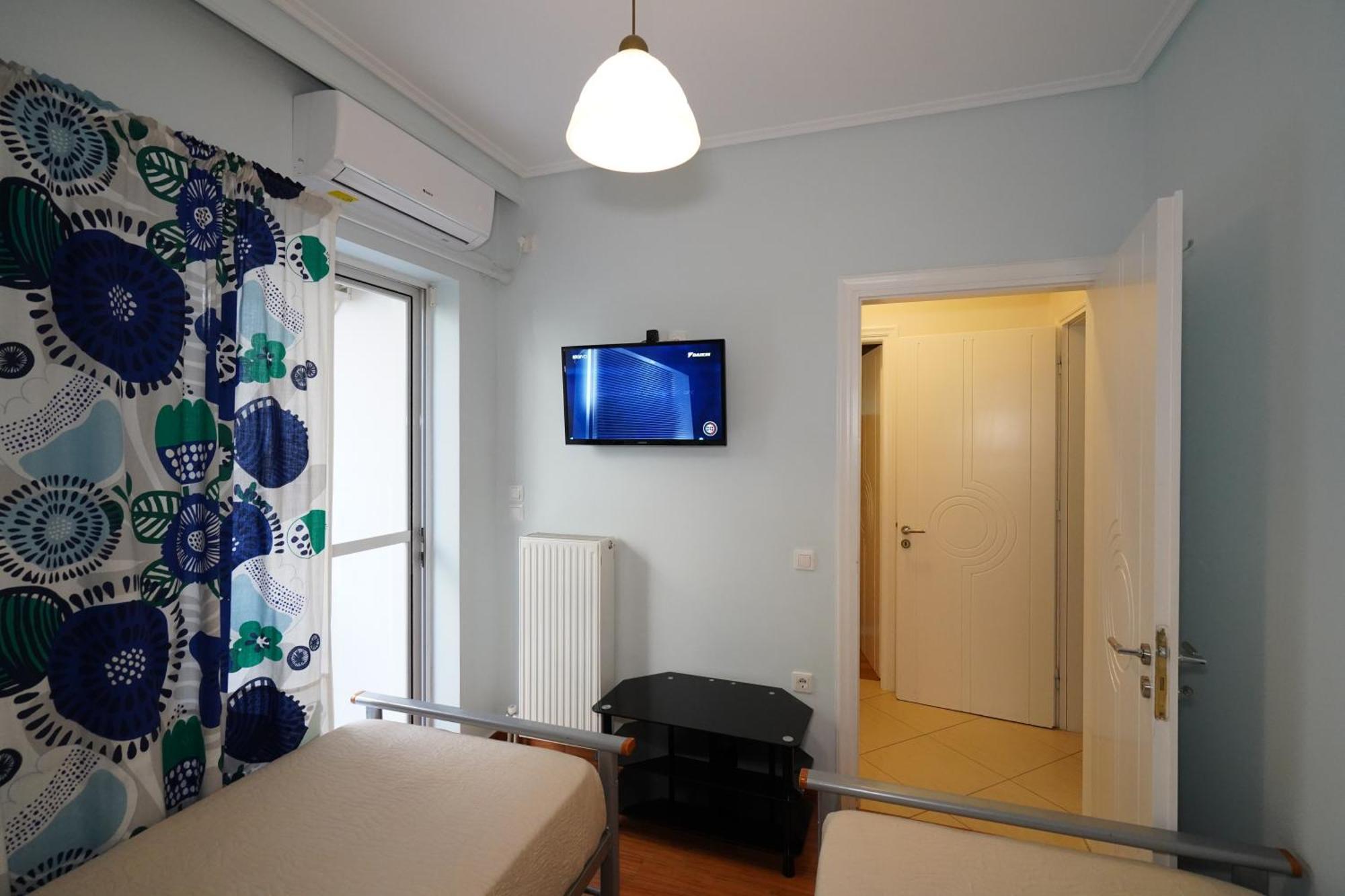 Garden Apartment Next To The Mall -Private Parking Афины Экстерьер фото